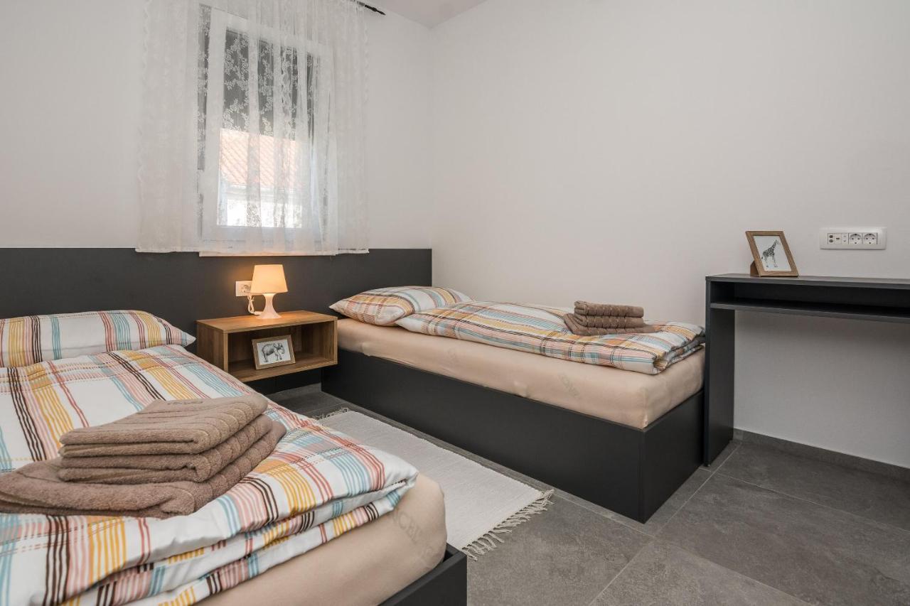 Apartment Spanic 1 Vir Exterior foto